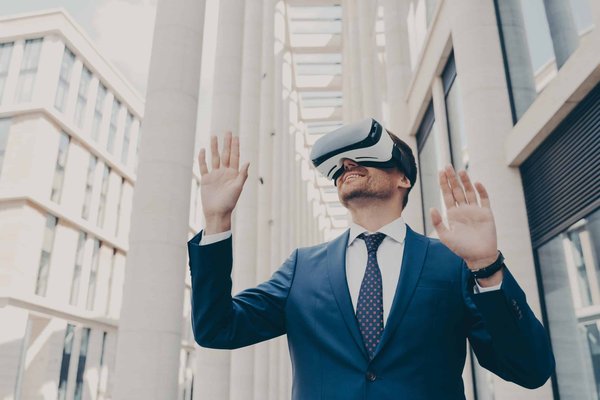 How to Use Augmented Reality for Enhanced Product Demonstrations in E-commerce?