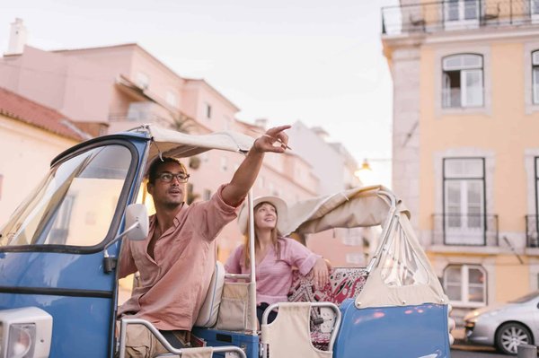 What are the formalities for a family move to Portugal ?